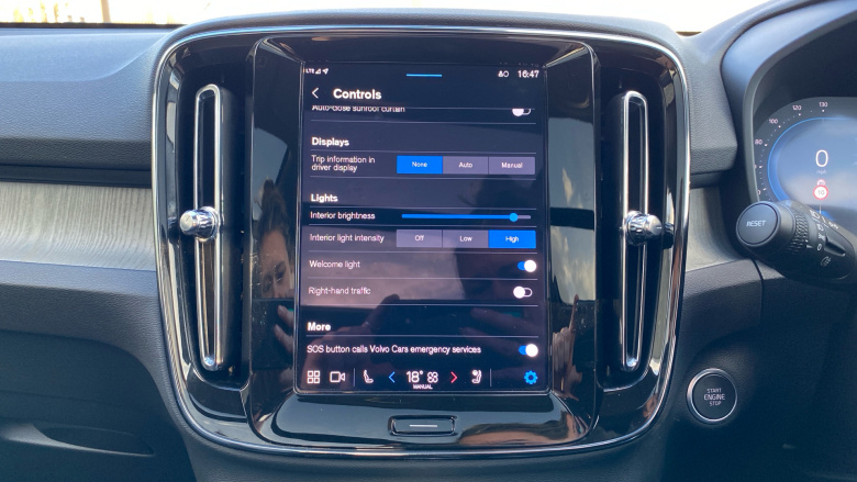 Volvo XC40 2.0 B3P Ultra Dark 5dr Auto Petrol Estate